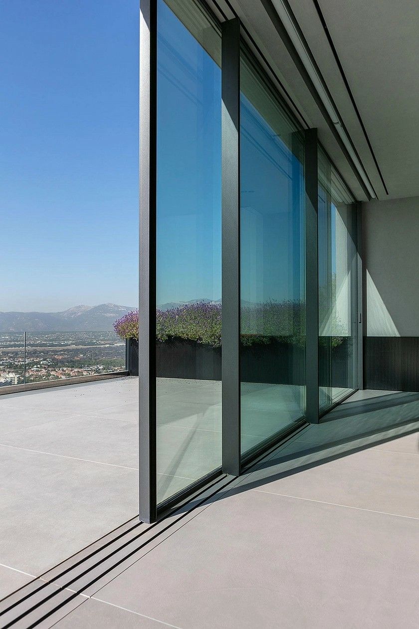 Sliding Door 1